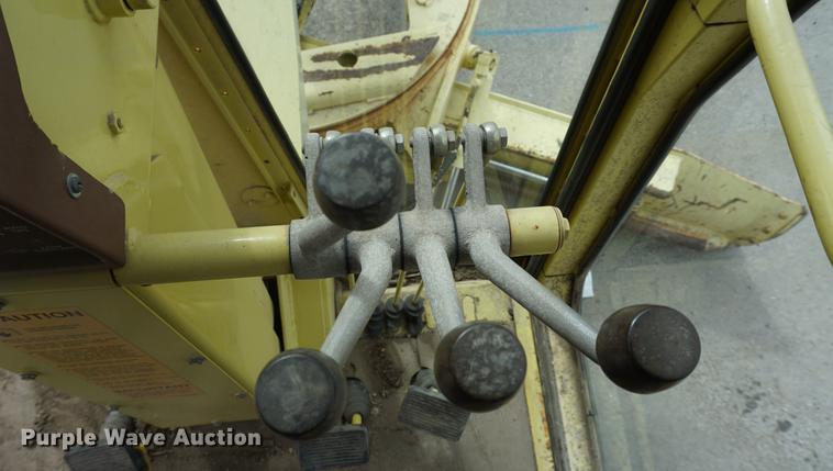 image for item DE3096 1993 Galion Dresser 850 motor grader