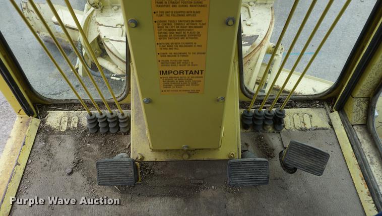 image for item DE3096 1993 Galion Dresser 850 motor grader