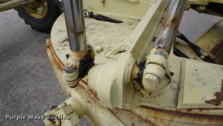image for item DE3096 1993 Galion Dresser 850 motor grader