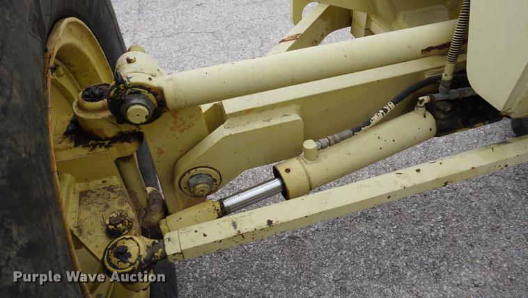 image for item DE3096 1993 Galion Dresser 850 motor grader