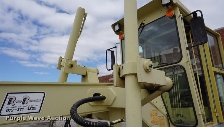 image for item DE3096 1993 Galion Dresser 850 motor grader