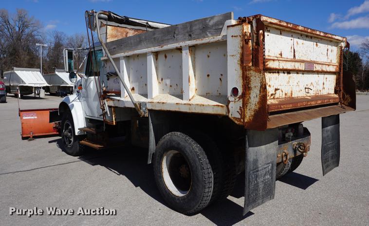 image for item DE3100 1997 International 4700 dump truck