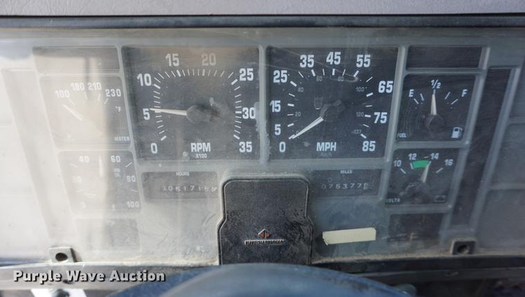 image for item DE3100 1997 International 4700 dump truck