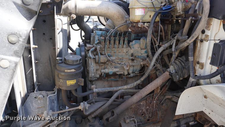 image for item DE3100 1997 International 4700 dump truck