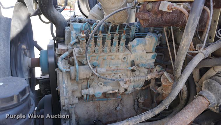 image for item DE3100 1997 International 4700 dump truck