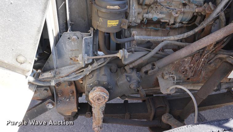 image for item DE3100 1997 International 4700 dump truck