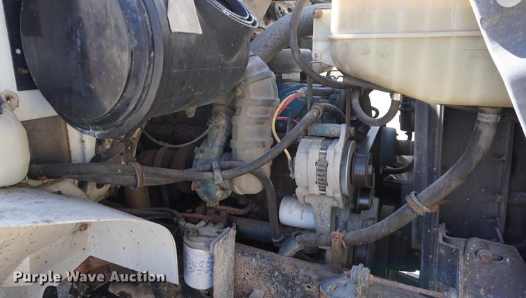 image for item DE3100 1997 International 4700 dump truck