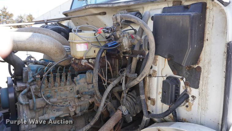 image for item DE3100 1997 International 4700 dump truck