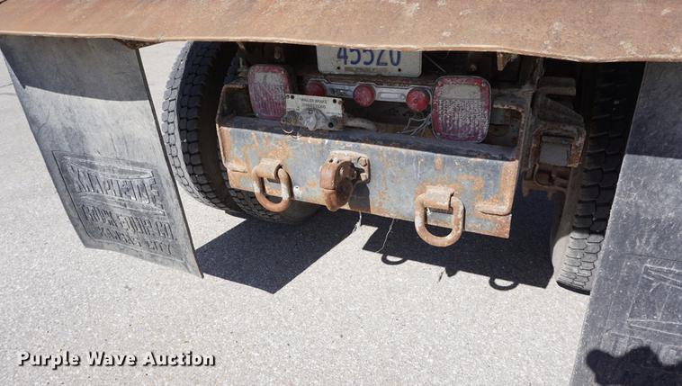 image for item DE3100 1997 International 4700 dump truck