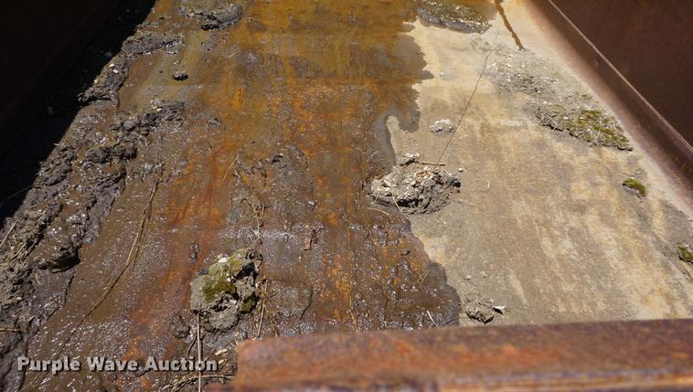 image for item DE3100 1997 International 4700 dump truck