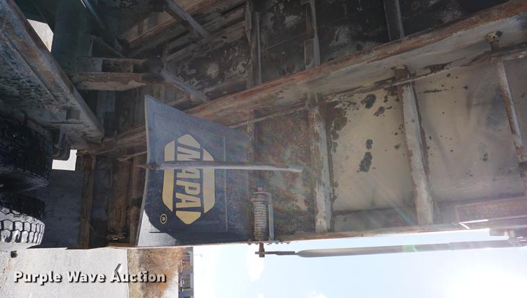 image for item DE3100 1997 International 4700 dump truck