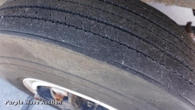 image for item DE3100 1997 International 4700 dump truck