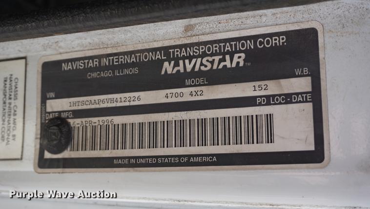 image for item DE3100 1997 International 4700 dump truck