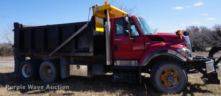 image for item DE3101 2008 International 7400 dump truck