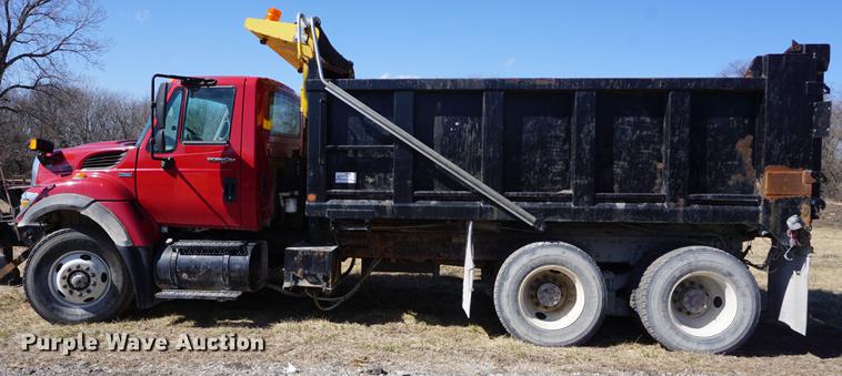image for item DE3101 2008 International 7400 dump truck