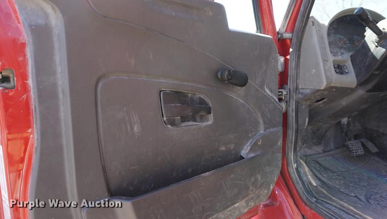 image for item DE3101 2008 International 7400 dump truck