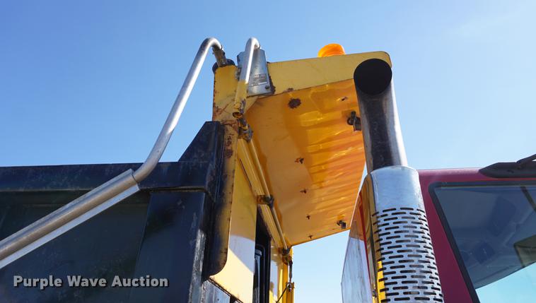 image for item DE3101 2008 International 7400 dump truck