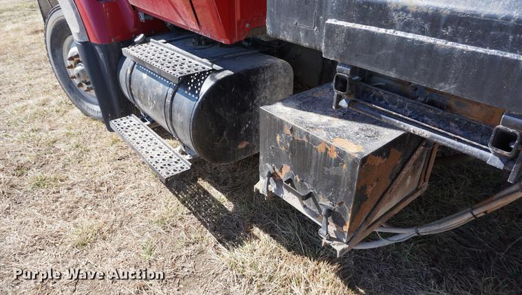 image for item DE3101 2008 International 7400 dump truck