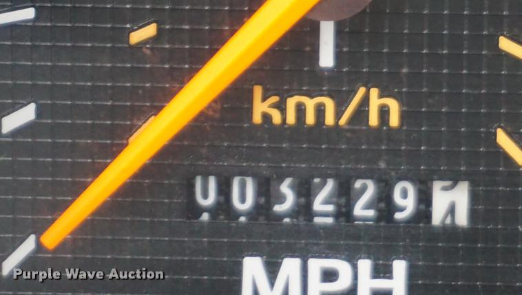 image for item DE3104 1990 Ford F700 water truck