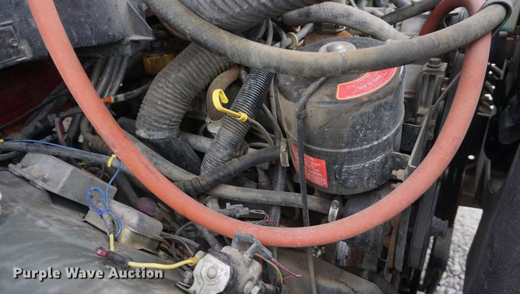 image for item DE3104 1990 Ford F700 water truck