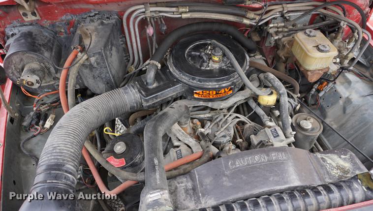 image for item DE3104 1990 Ford F700 water truck