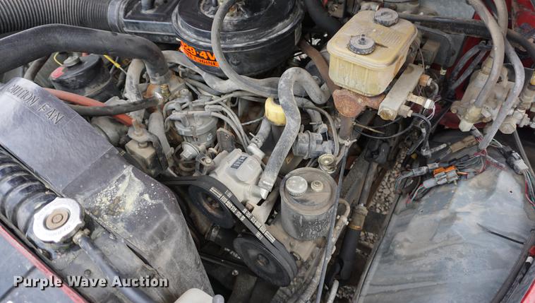 image for item DE3104 1990 Ford F700 water truck