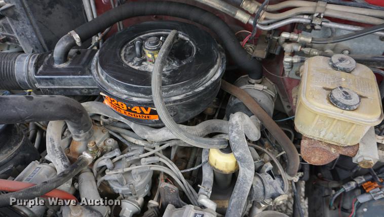 image for item DE3104 1990 Ford F700 water truck