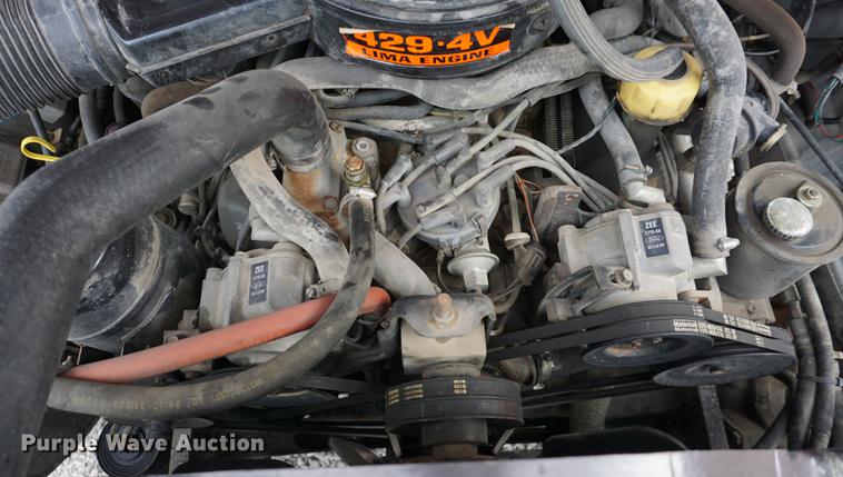 image for item DE3104 1990 Ford F700 water truck