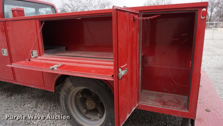 image for item DE3104 1990 Ford F700 water truck