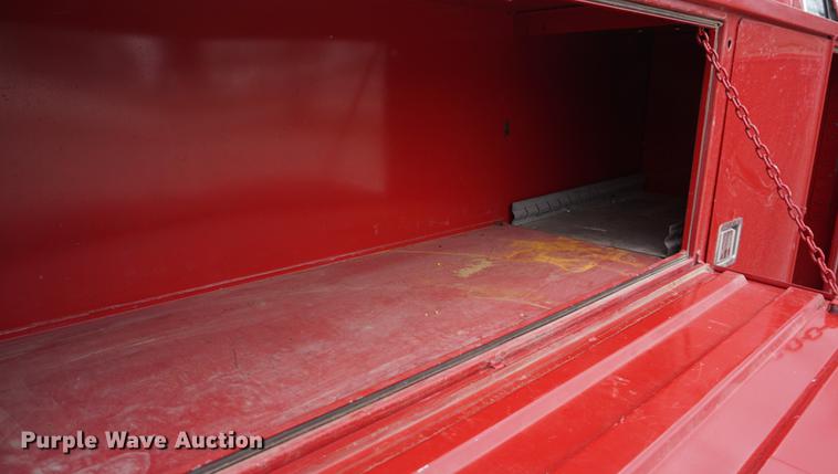 image for item DE3104 1990 Ford F700 water truck