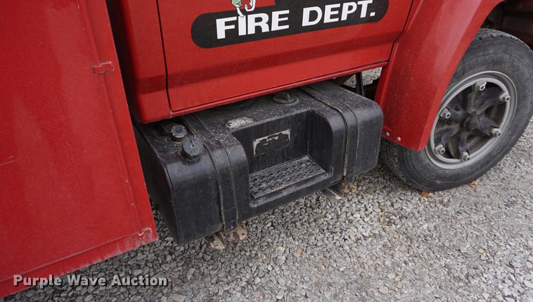 image for item DE3104 1990 Ford F700 water truck