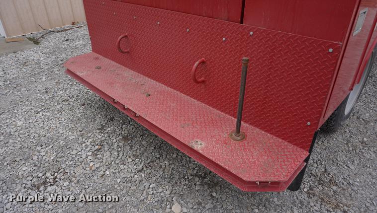 image for item DE3104 1990 Ford F700 water truck