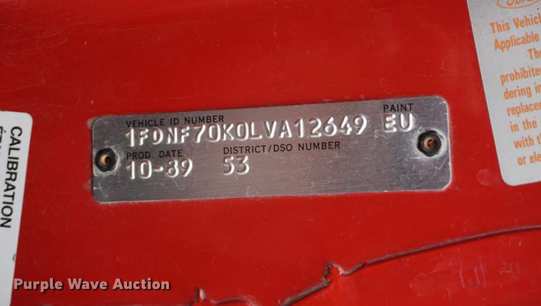 image for item DE3104 1990 Ford F700 water truck