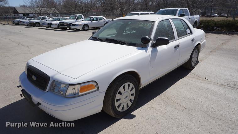 image for item DE3167 2011 Ford Crown Victoria Police Interceptor