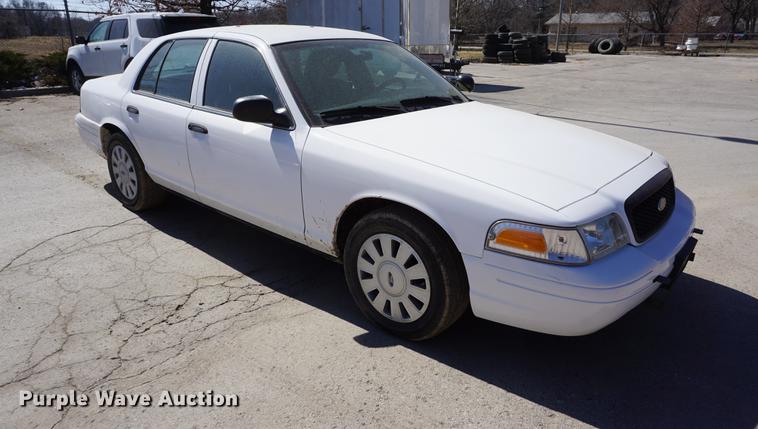 image for item DE3167 2011 Ford Crown Victoria Police Interceptor