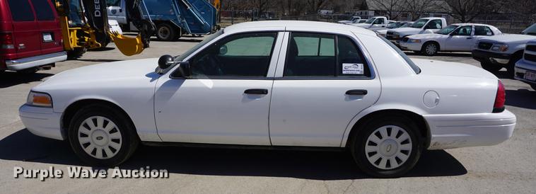 image for item DE3167 2011 Ford Crown Victoria Police Interceptor