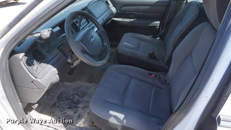 image for item DE3167 2011 Ford Crown Victoria Police Interceptor