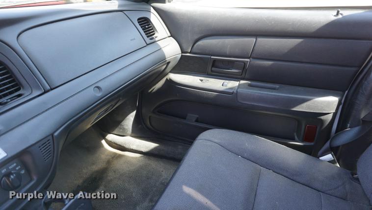 image for item DE3167 2011 Ford Crown Victoria Police Interceptor