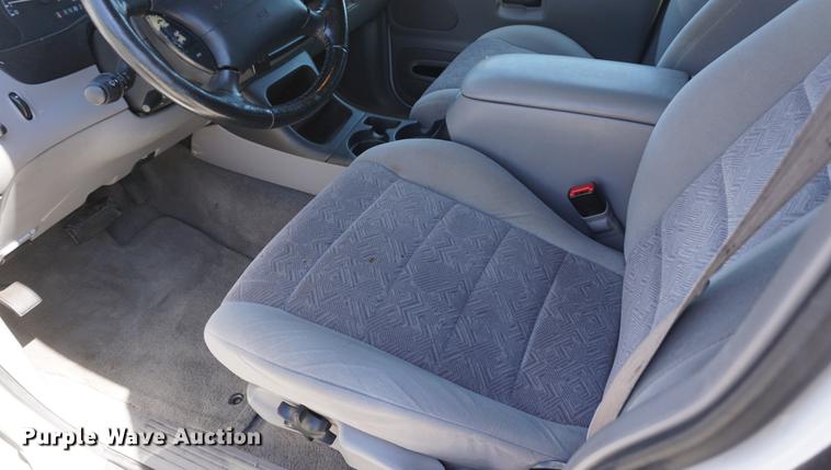 image for item DE3168 1999 Ford Explorer XLT SUV