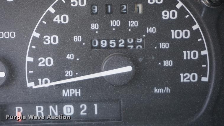 image for item DE3168 1999 Ford Explorer XLT SUV