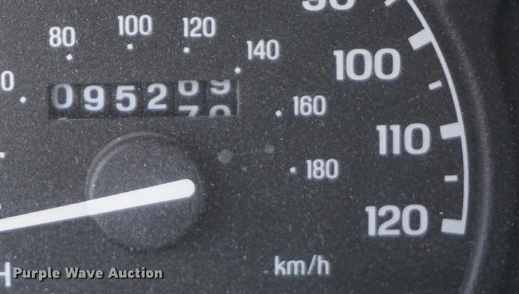 image for item DE3168 1999 Ford Explorer XLT SUV