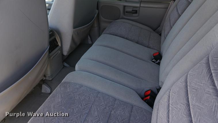 image for item DE3168 1999 Ford Explorer XLT SUV