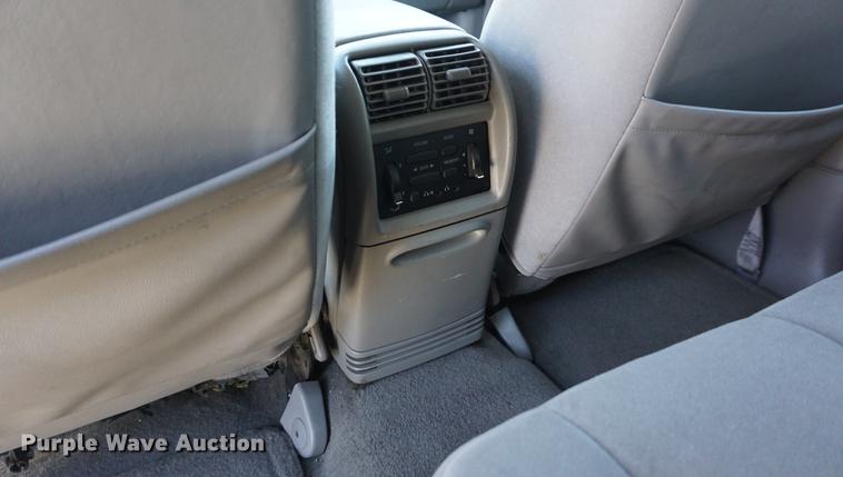 image for item DE3168 1999 Ford Explorer XLT SUV