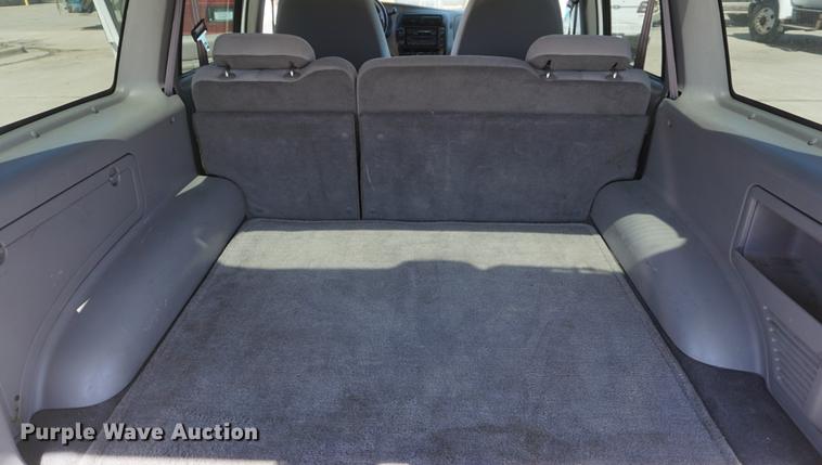 image for item DE3168 1999 Ford Explorer XLT SUV
