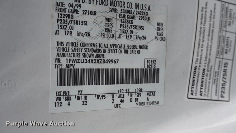 image for item DE3168 1999 Ford Explorer XLT SUV