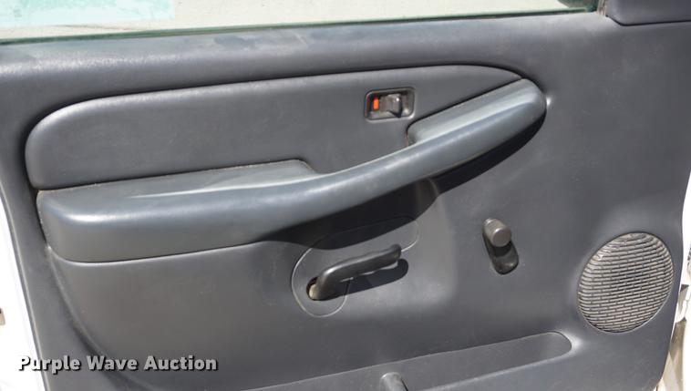 image for item DE3170 2000 Chevrolet Silverado 1500 pickup truck