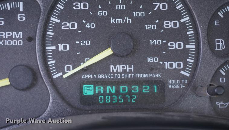 image for item DE3170 2000 Chevrolet Silverado 1500 pickup truck