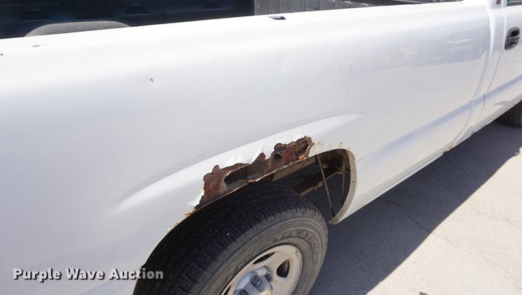 image for item DE3170 2000 Chevrolet Silverado 1500 pickup truck