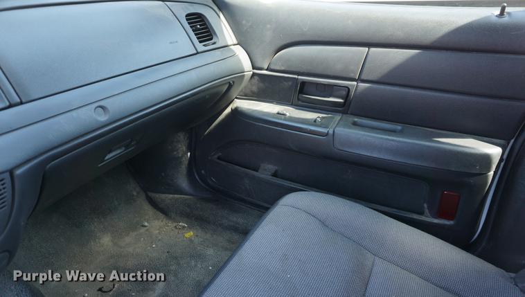 image for item DE3171 2008 Ford Crown Victoria Police Interceptor