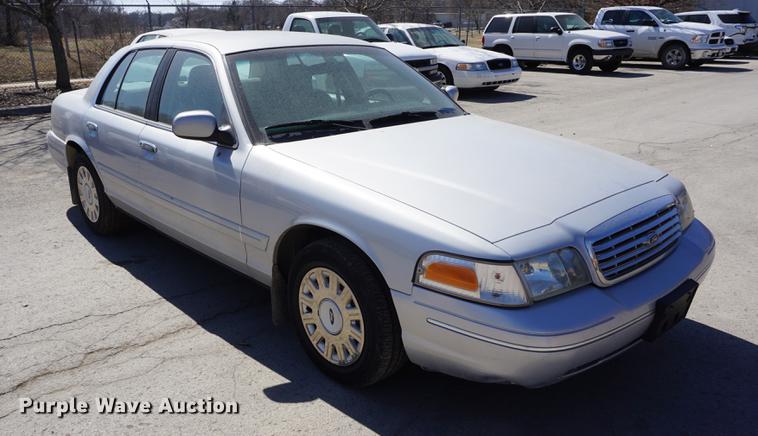 image for item DE3172 2003 Ford Crown Victoria Police Interceptor